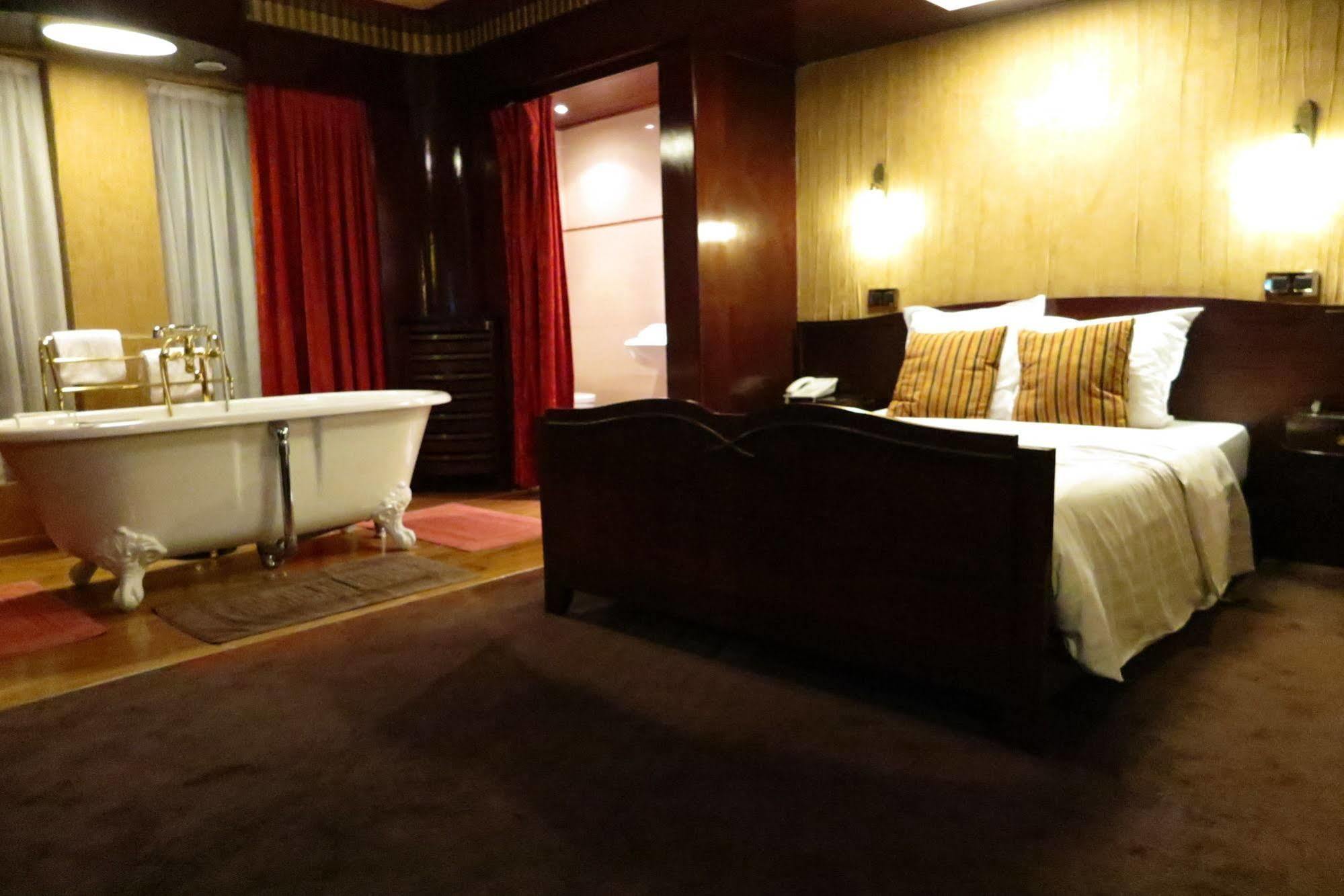 בריסל Hotel Esperance מראה חיצוני תמונה