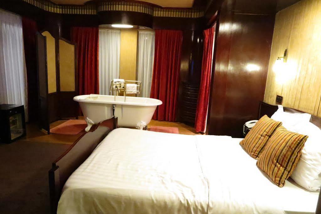 בריסל Hotel Esperance מראה חיצוני תמונה